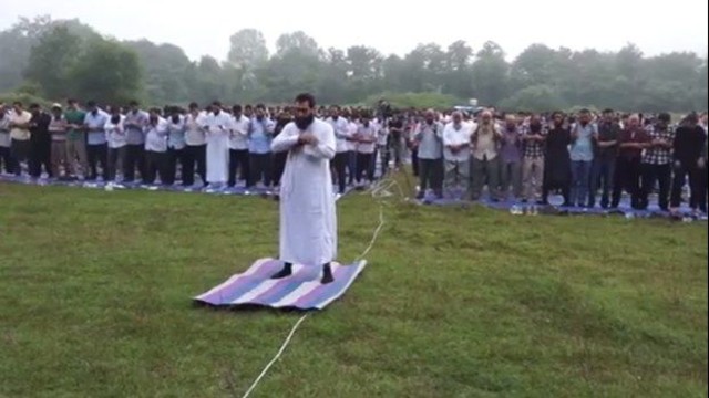 İD-ISİD-Ömerli'de Namaz kıldı